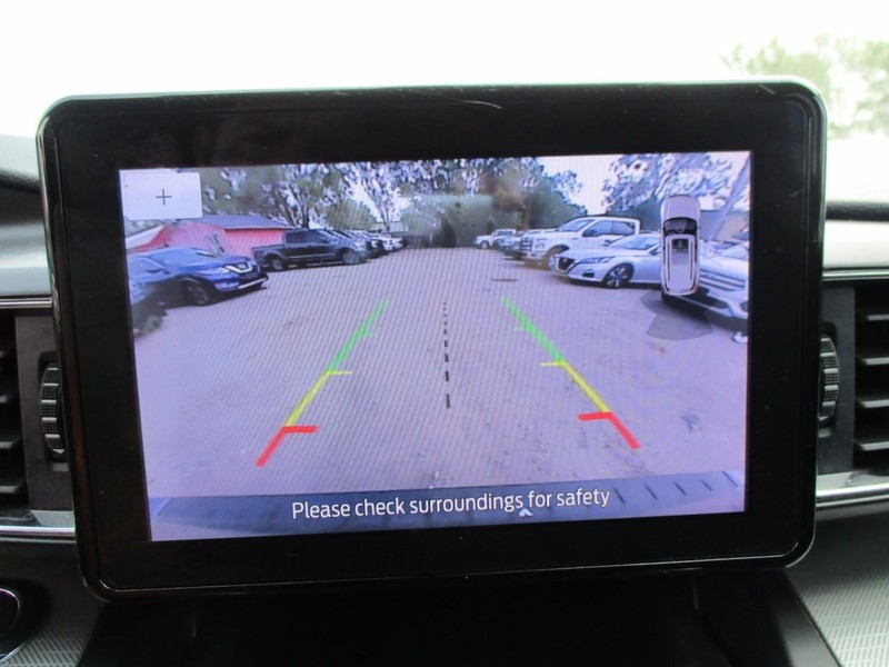 Ford Explorer Vehicle Image 15