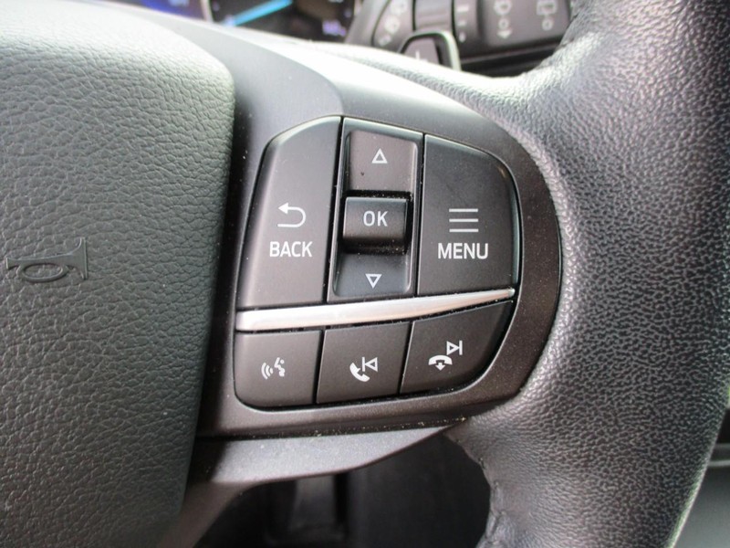 Ford Explorer Vehicle Image 17