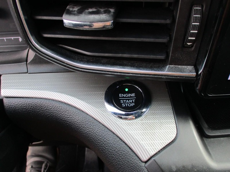 Ford Explorer Vehicle Image 21