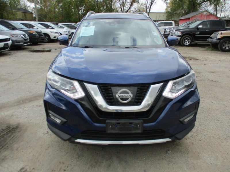 Nissan Rogue Vehicle Image 02