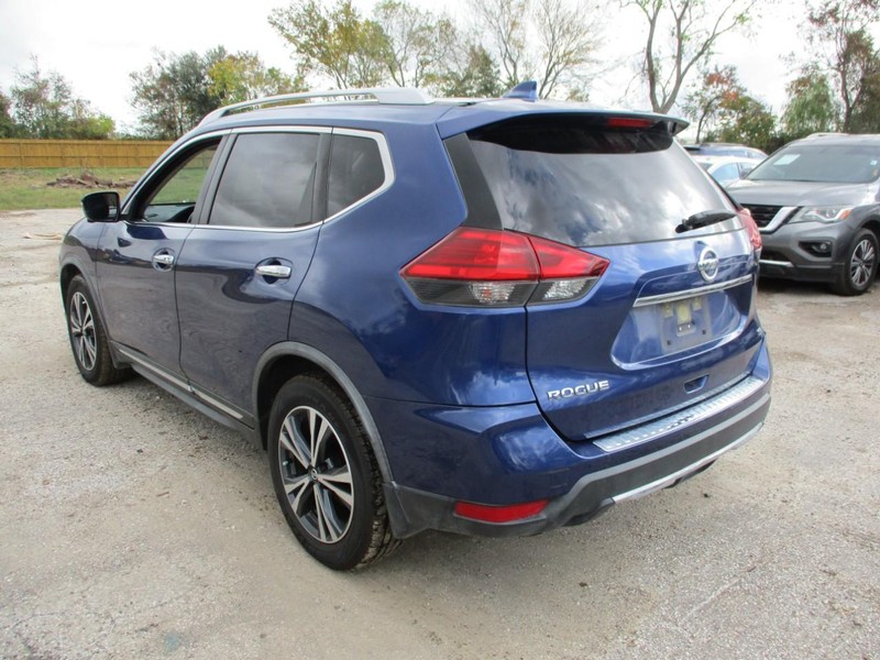 Nissan Rogue Vehicle Image 06