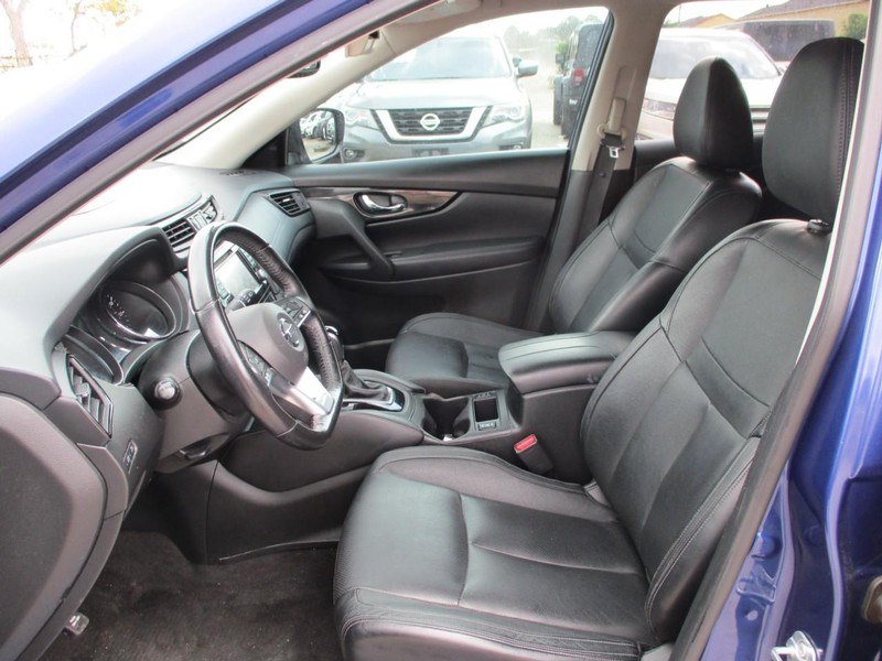 Nissan Rogue Vehicle Image 08