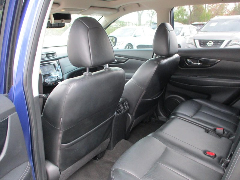 Nissan Rogue Vehicle Image 10
