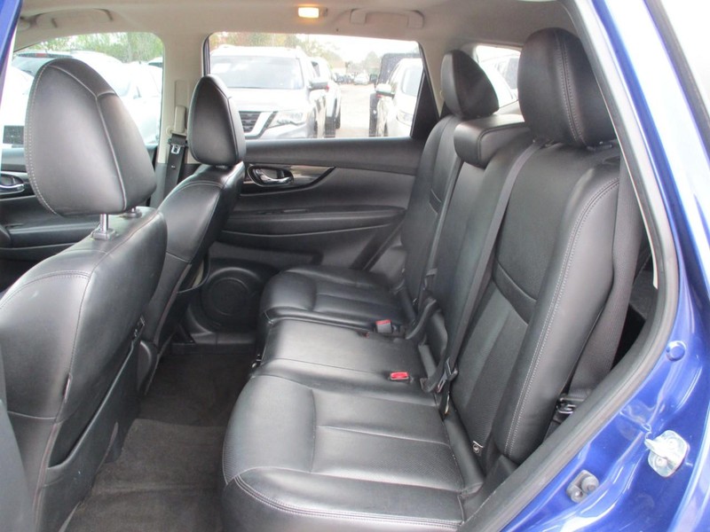 Nissan Rogue Vehicle Image 11