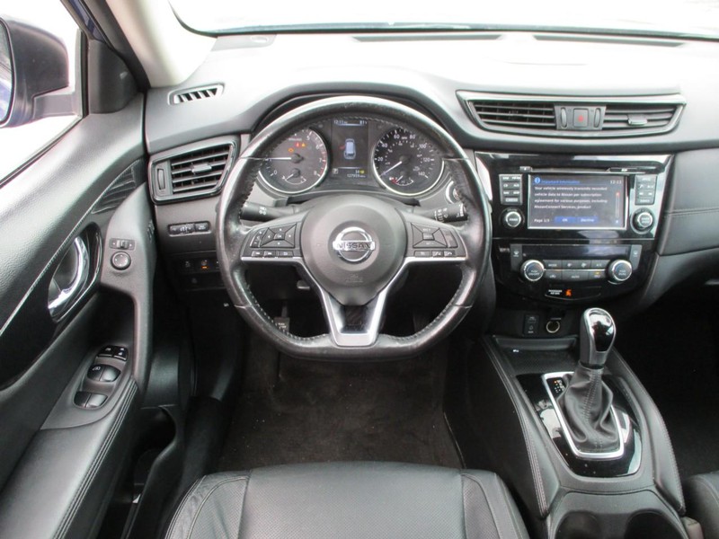 Nissan Rogue Vehicle Image 12