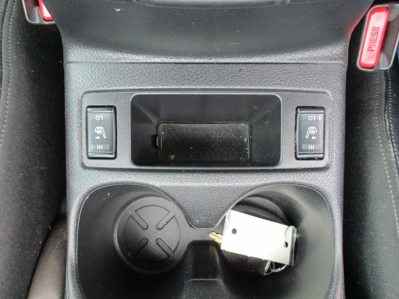 Nissan Rogue Vehicle Image 23