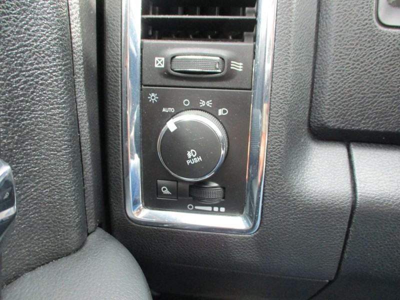 Ram 1500 Vehicle Image 18