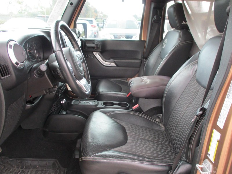 Jeep Wrangler Unlimited Vehicle Image 09