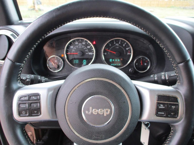 Jeep Wrangler Unlimited Vehicle Image 13