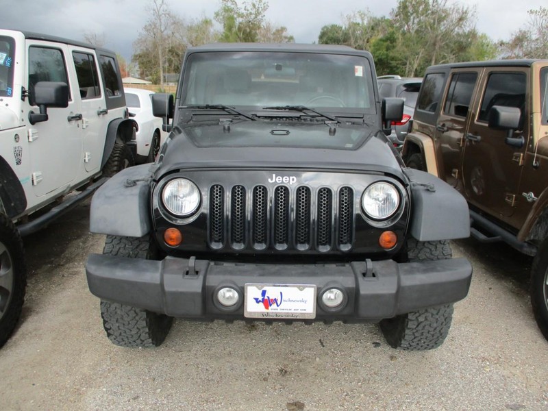 Jeep Wrangler Unlimited Vehicle Image 02