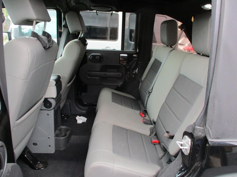 Jeep Wrangler Unlimited Vehicle Image 09