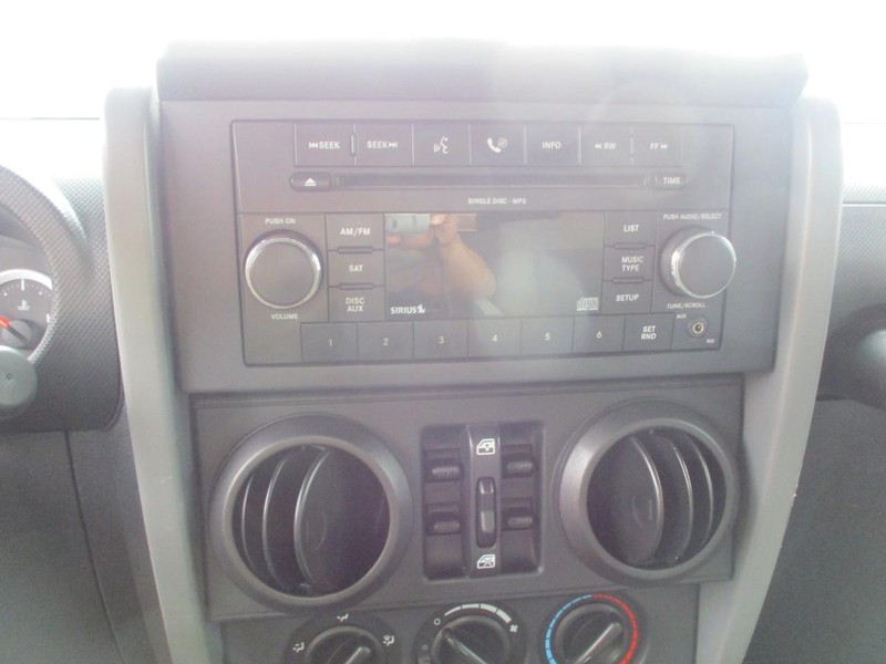 Jeep Wrangler Unlimited Vehicle Image 12