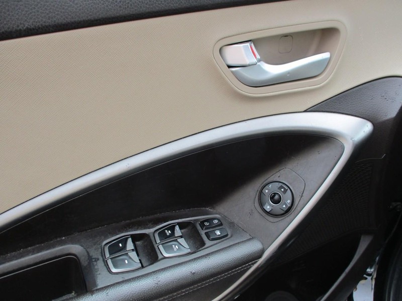 Hyundai Santa Fe Sport Vehicle Image 14