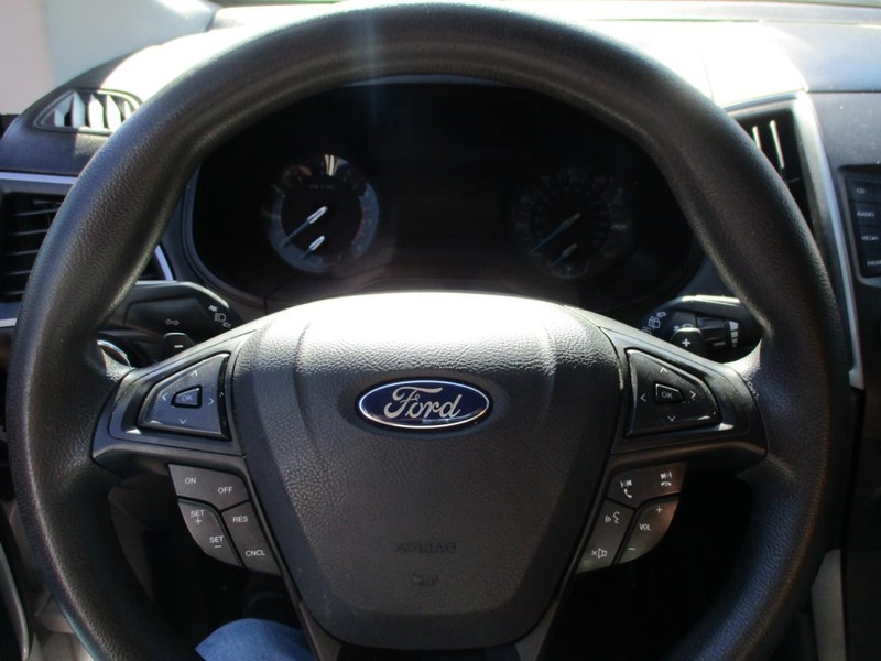 Ford Edge Vehicle Image 13