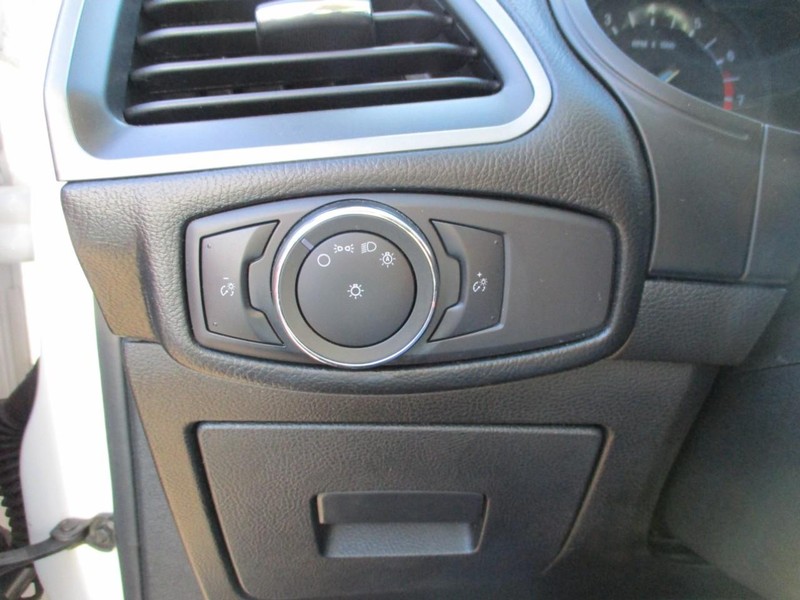 Ford Edge Vehicle Image 19