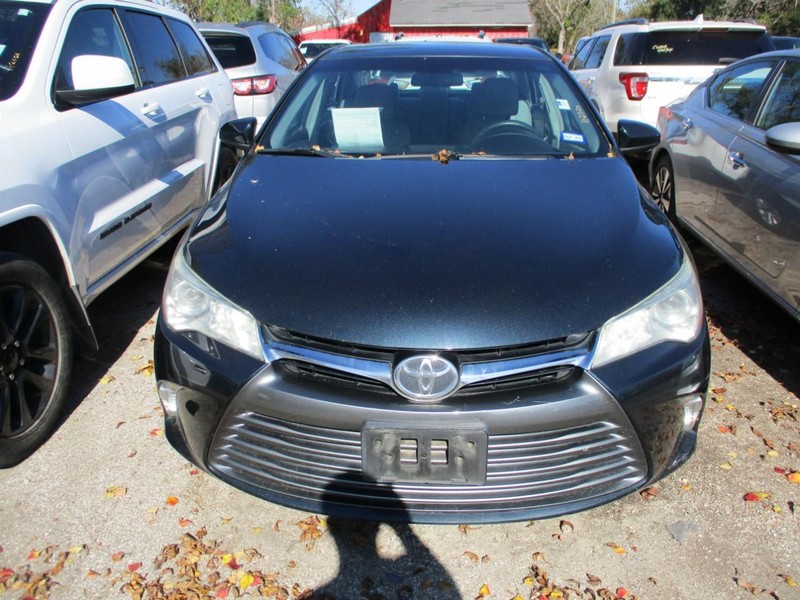 Toyota Camry Vehicle Image 02