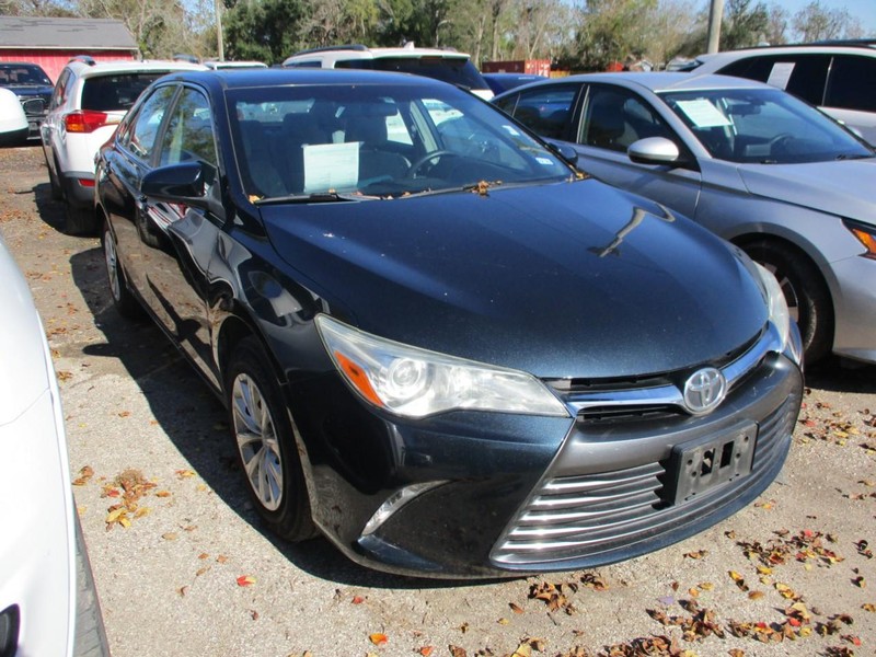 Toyota Camry Vehicle Image 03