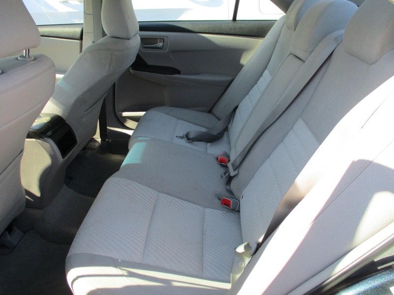Toyota Camry Vehicle Image 09