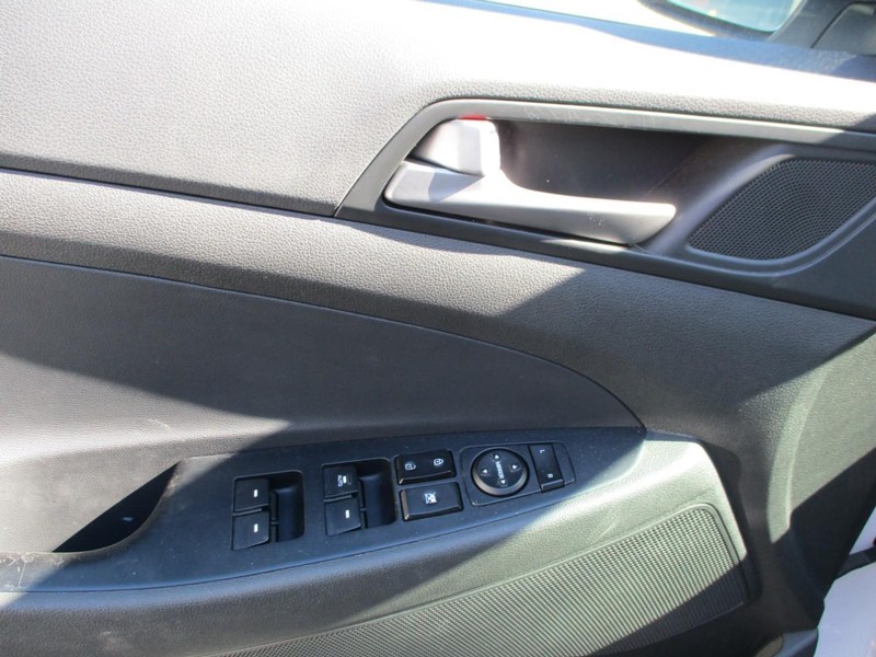 Ford Edge Vehicle Image 17