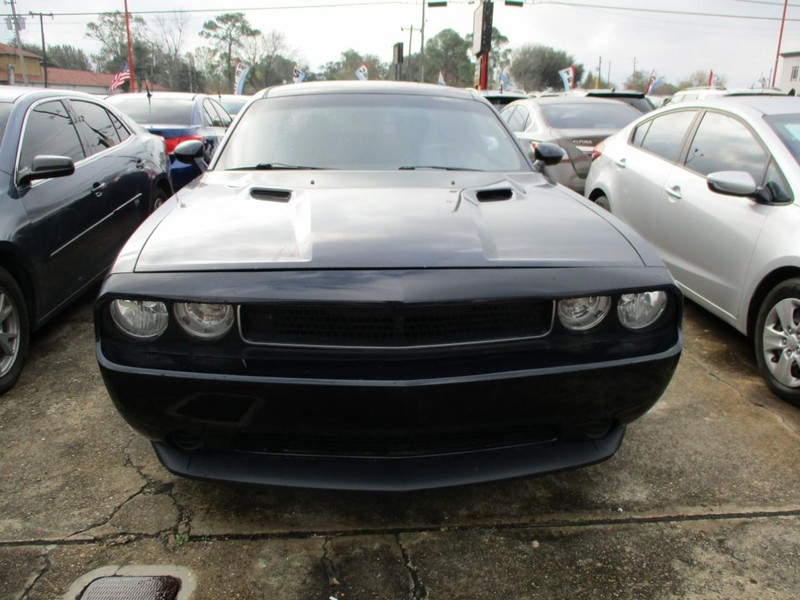 Dodge Challenger Vehicle Image 02