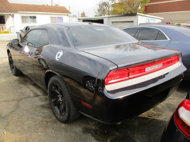 Dodge Challenger Vehicle Image 05