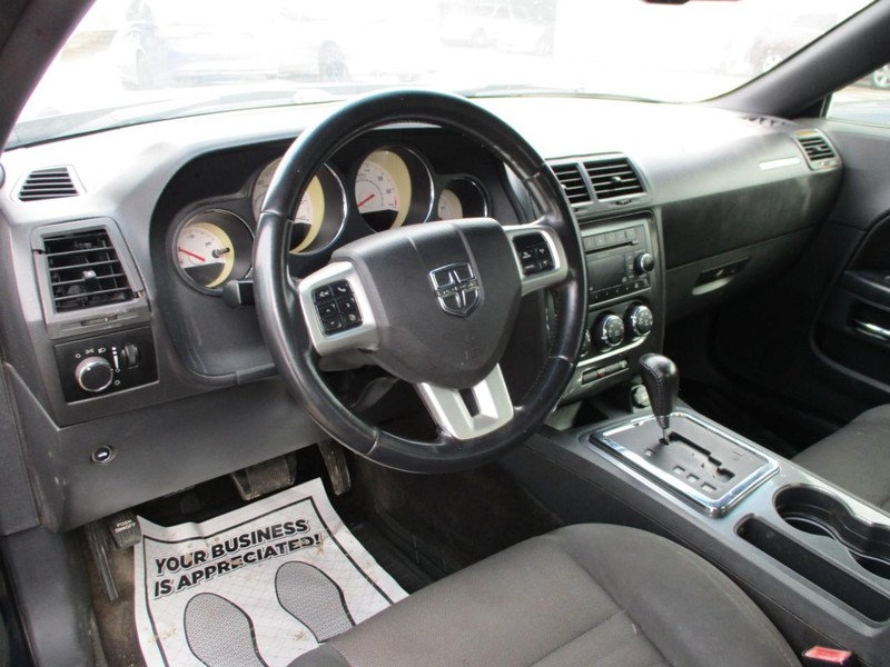 Dodge Challenger Vehicle Image 06