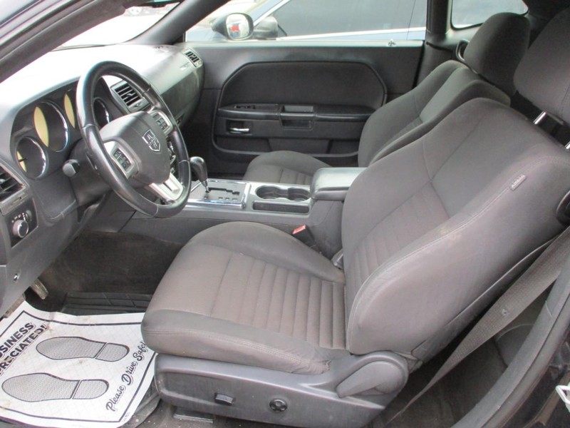 Dodge Challenger Vehicle Image 07