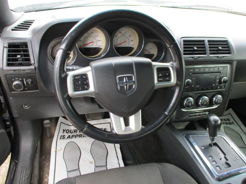Dodge Challenger Vehicle Image 09