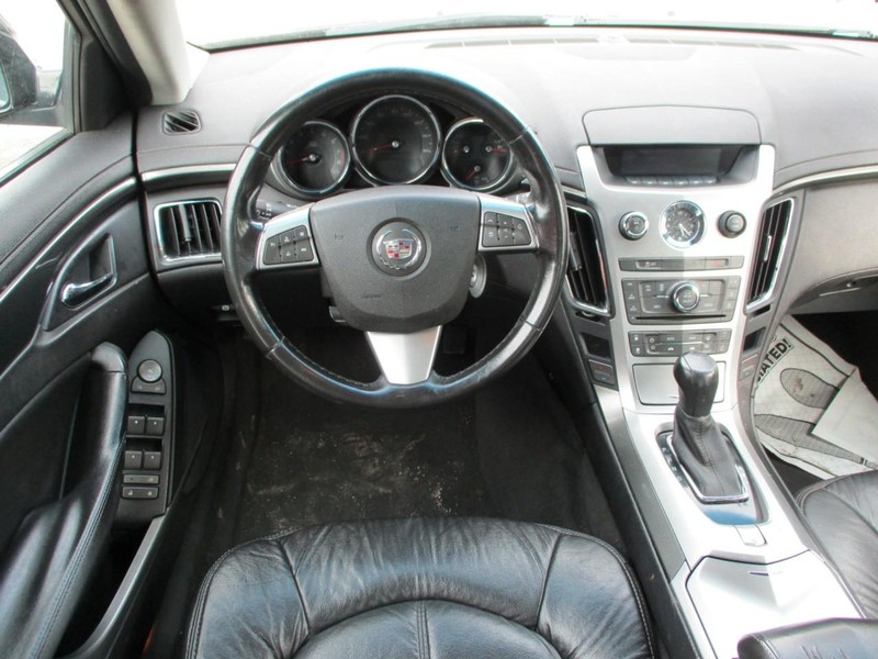 Cadillac CTS Sedan Vehicle Image 12