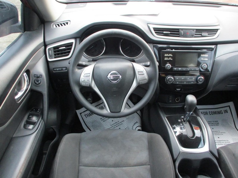 Nissan Rogue Vehicle Image 09