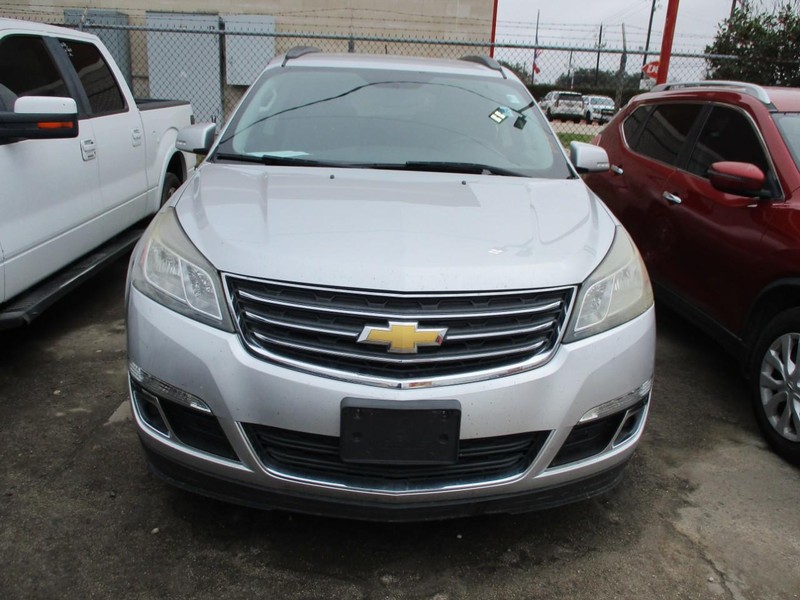 Chevrolet Traverse Vehicle Image 02