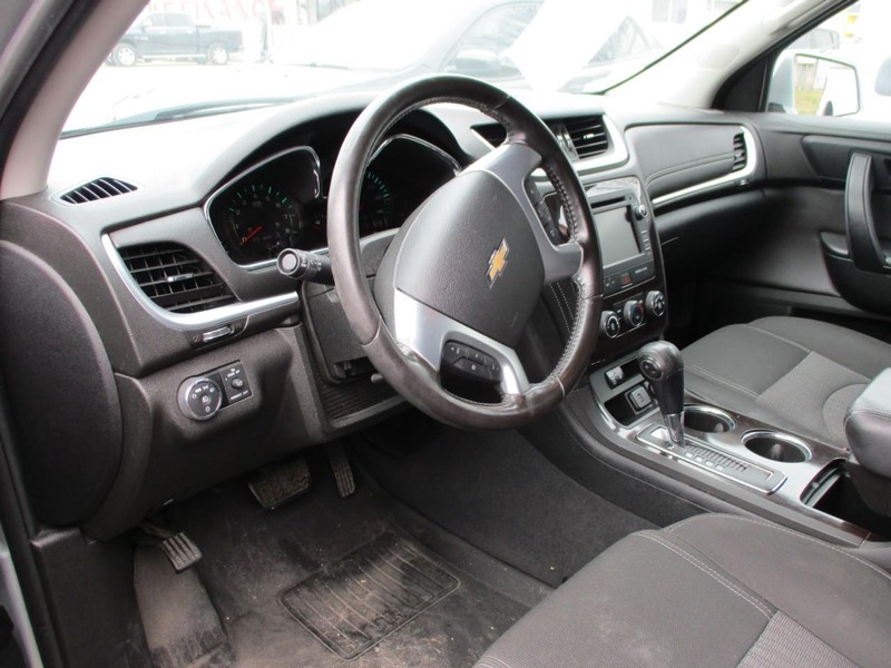 Chevrolet Traverse Vehicle Image 04