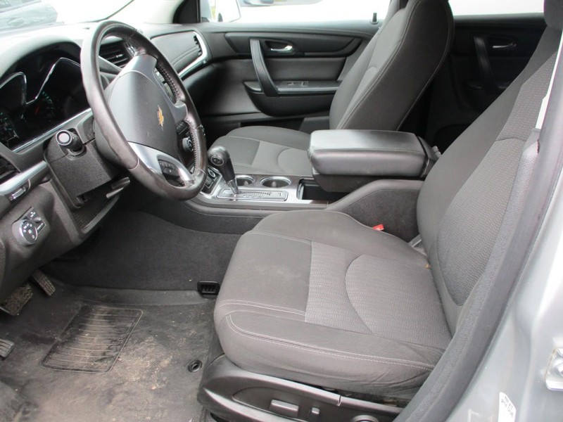 Chevrolet Traverse Vehicle Image 05