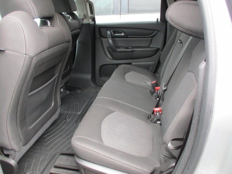 Chevrolet Traverse Vehicle Image 06