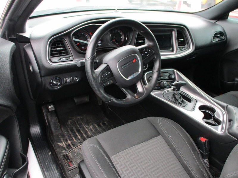 Dodge Challenger Vehicle Image 05
