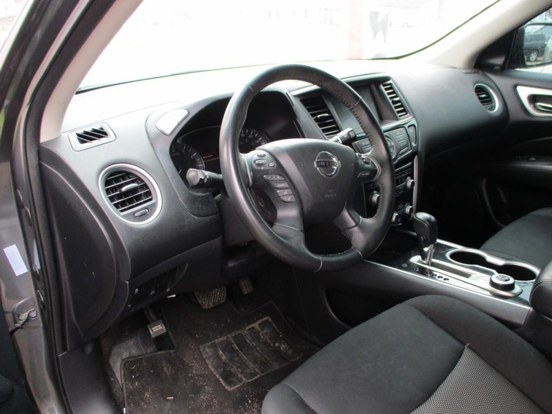 Nissan Pathfinder Vehicle Image 05