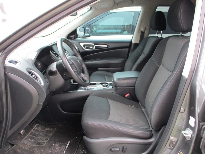 Nissan Pathfinder Vehicle Image 06