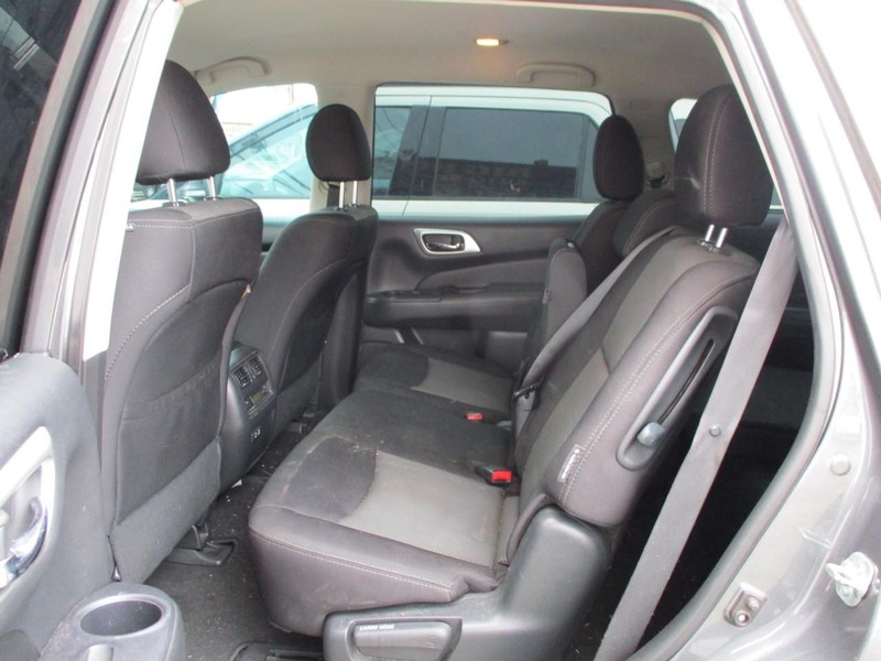 Nissan Pathfinder Vehicle Image 07