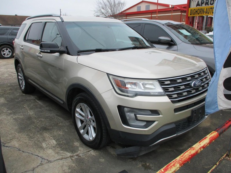 Ford Explorer Vehicle Image 02