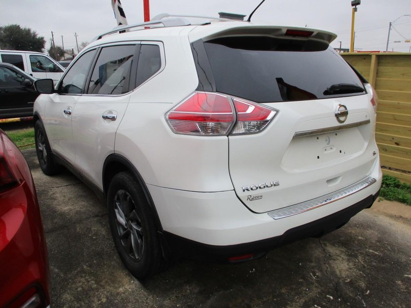 Nissan Rogue Vehicle Image 04