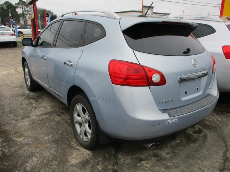 Nissan Rogue Vehicle Image 04