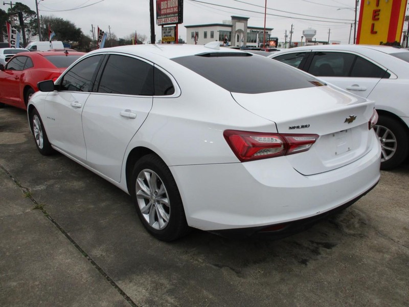 Chevrolet Malibu Vehicle Image 02