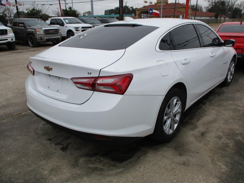 Chevrolet Malibu Vehicle Image 03
