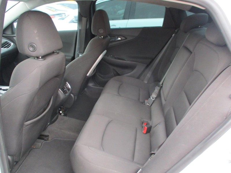 Chevrolet Malibu Vehicle Image 06