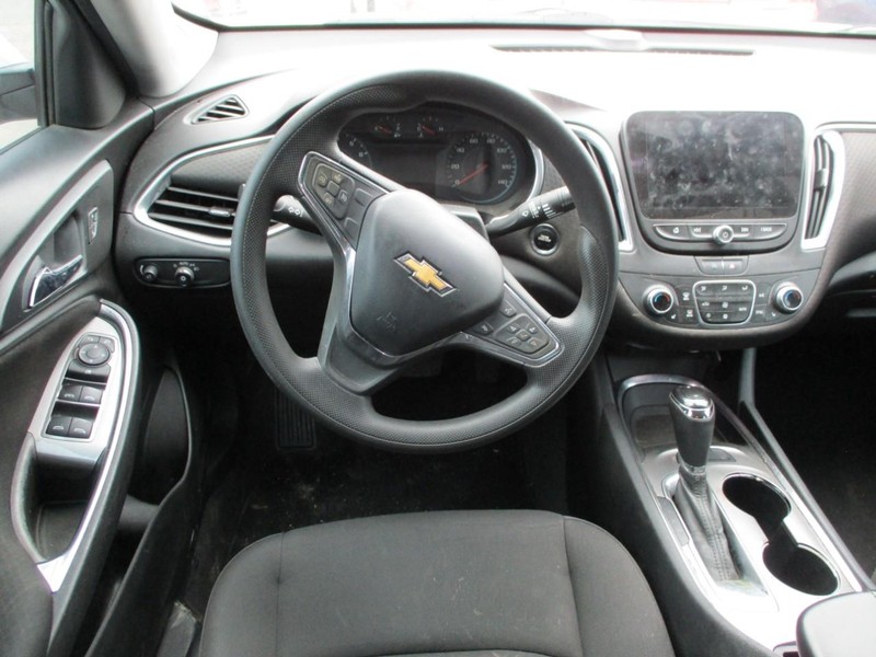 Chevrolet Malibu Vehicle Image 07
