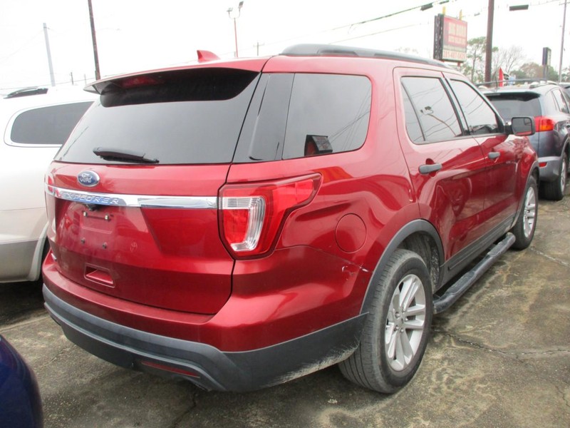 Ford Explorer Vehicle Image 03