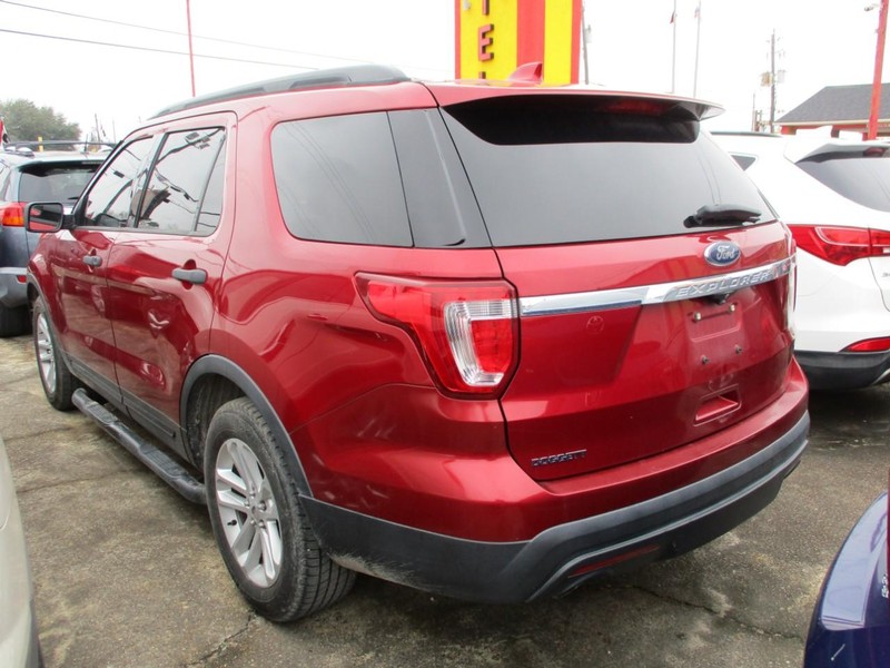 Ford Explorer Vehicle Image 04