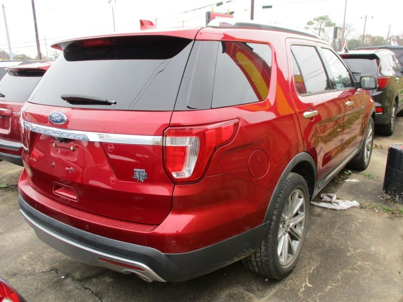 Ford Explorer Vehicle Image 03