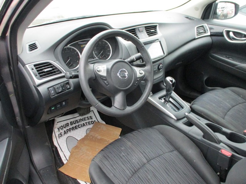 Nissan Sentra Vehicle Image 05