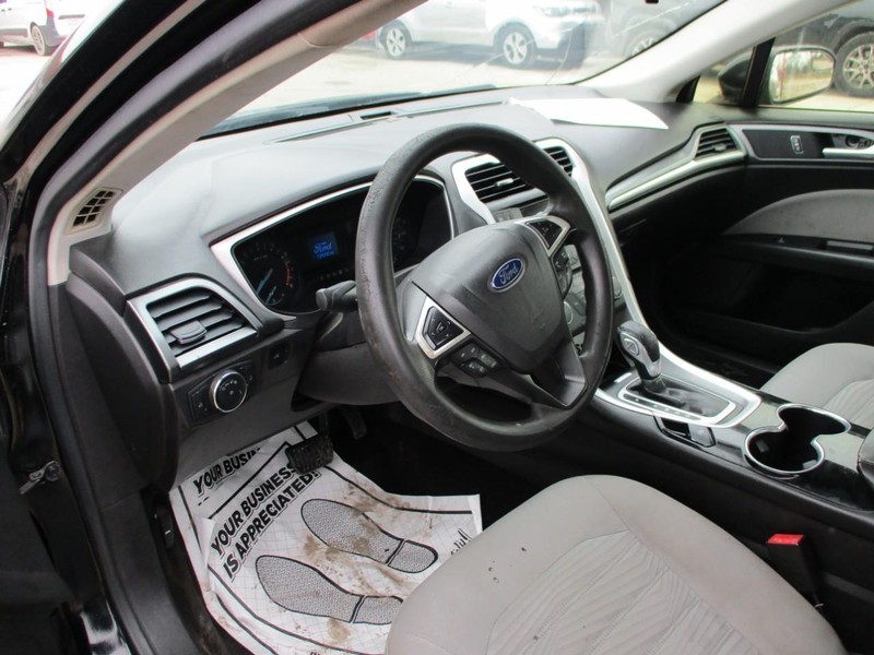 Ford Fusion Vehicle Image 05